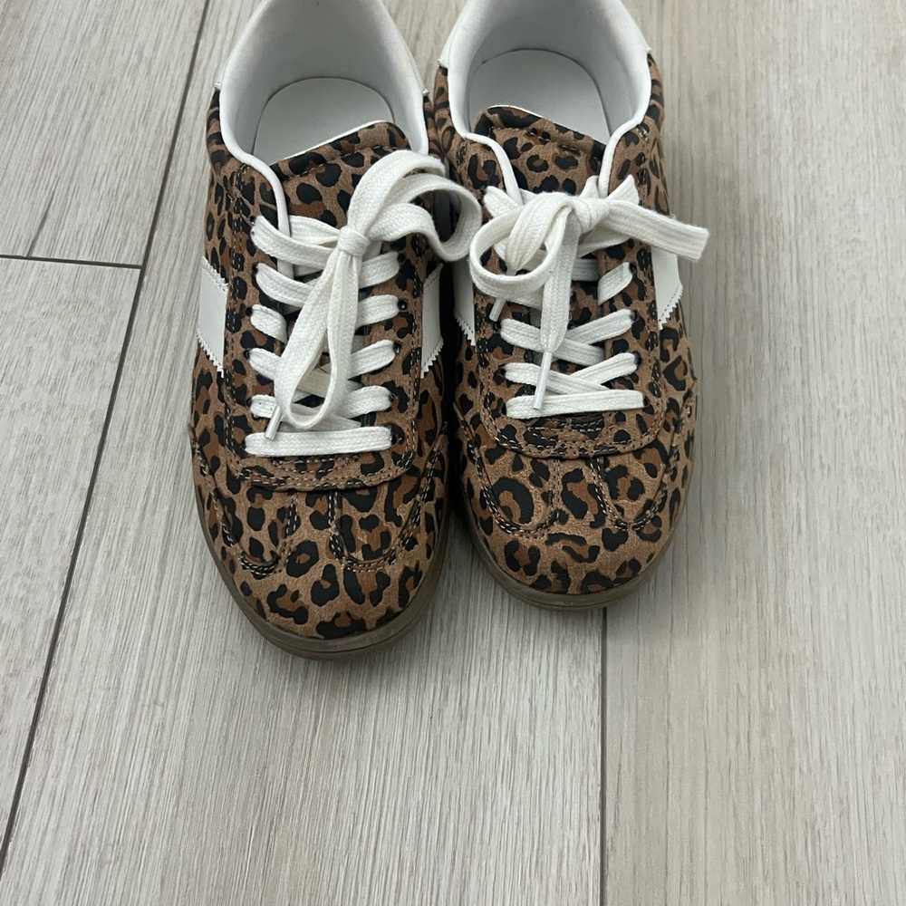 Leopard Print Universal Thread Sneakers Barely Wo… - image 1